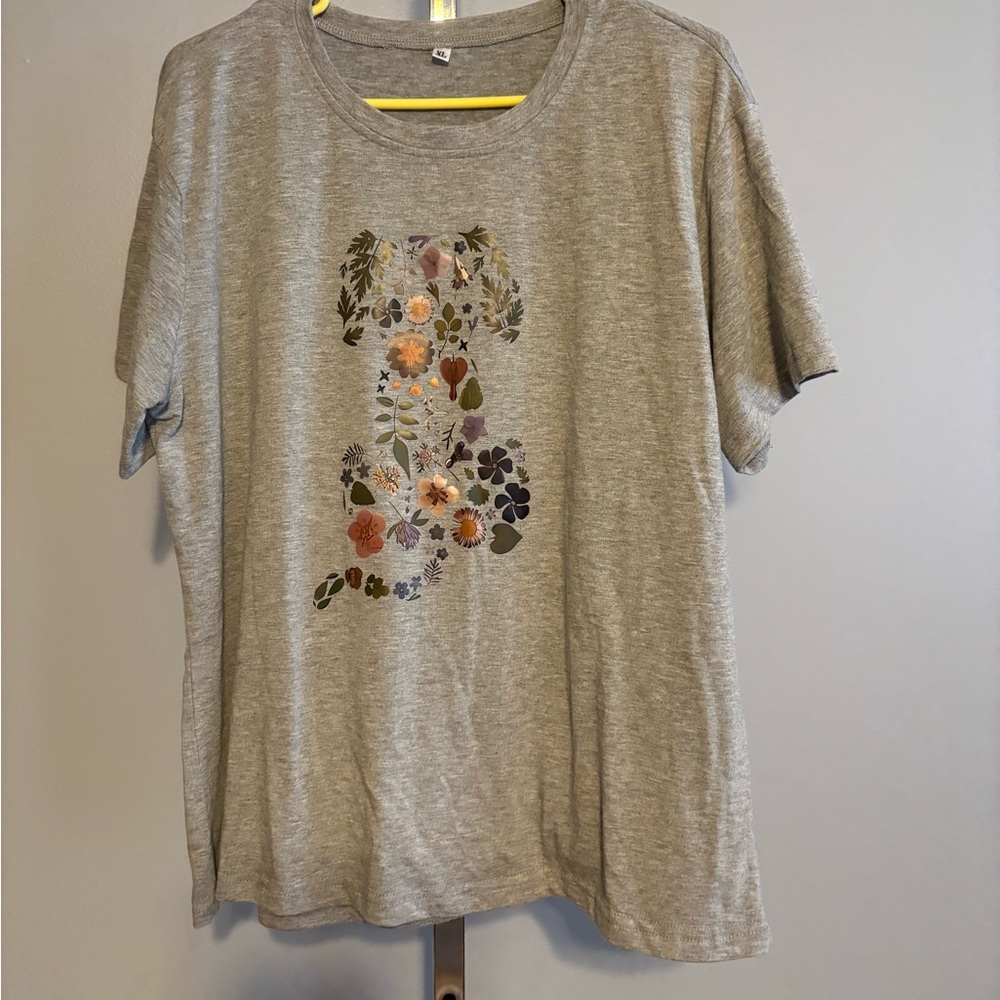 Women’s T Shirt Gray with Floral Puppy On Front XL Short Sleeve